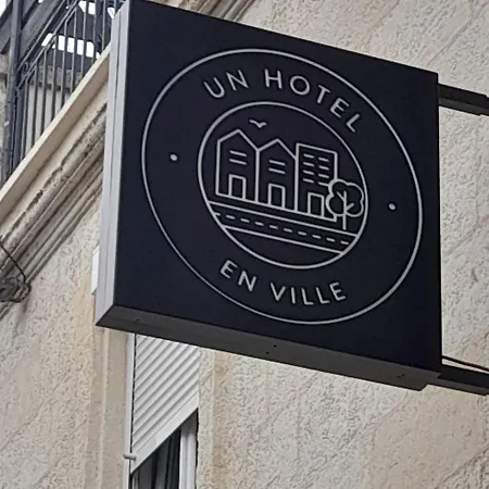 Hotel Un En La Rochelle (Charente-Maritime)