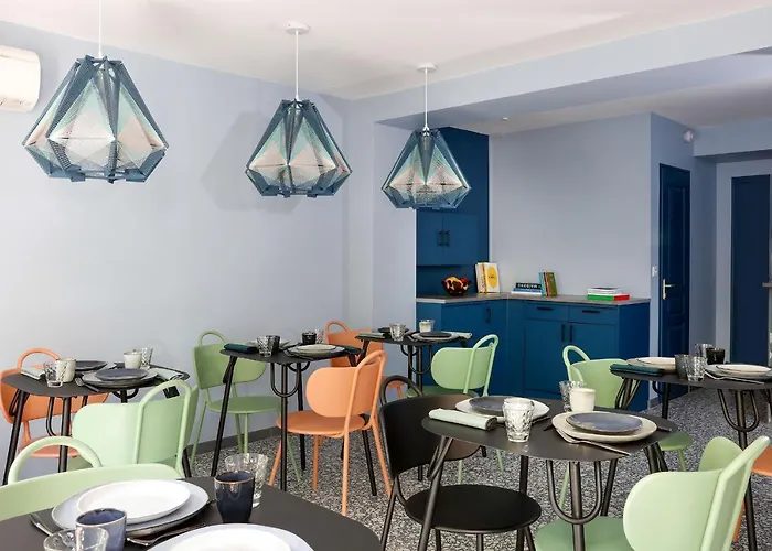 Hotel Un En La Rochelle (Charente-Maritime)