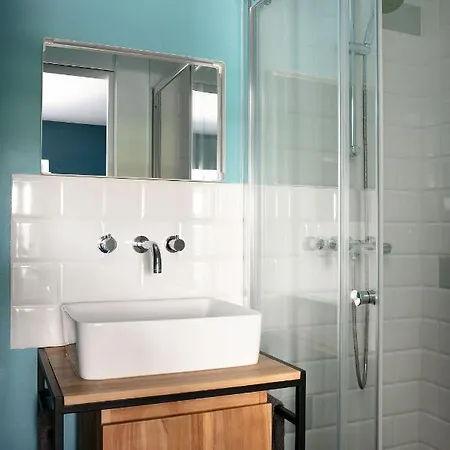 Hotel Un En La Rochelle (Charente-Maritime)